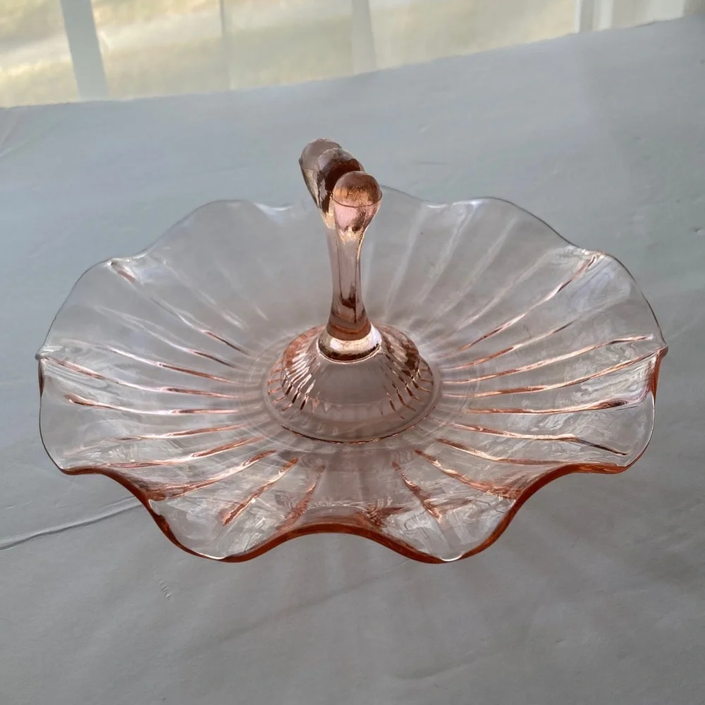 ANCHOR HOCKING Vintage Pink Glass Serving Candy Trinket Dish 4 inches Tall